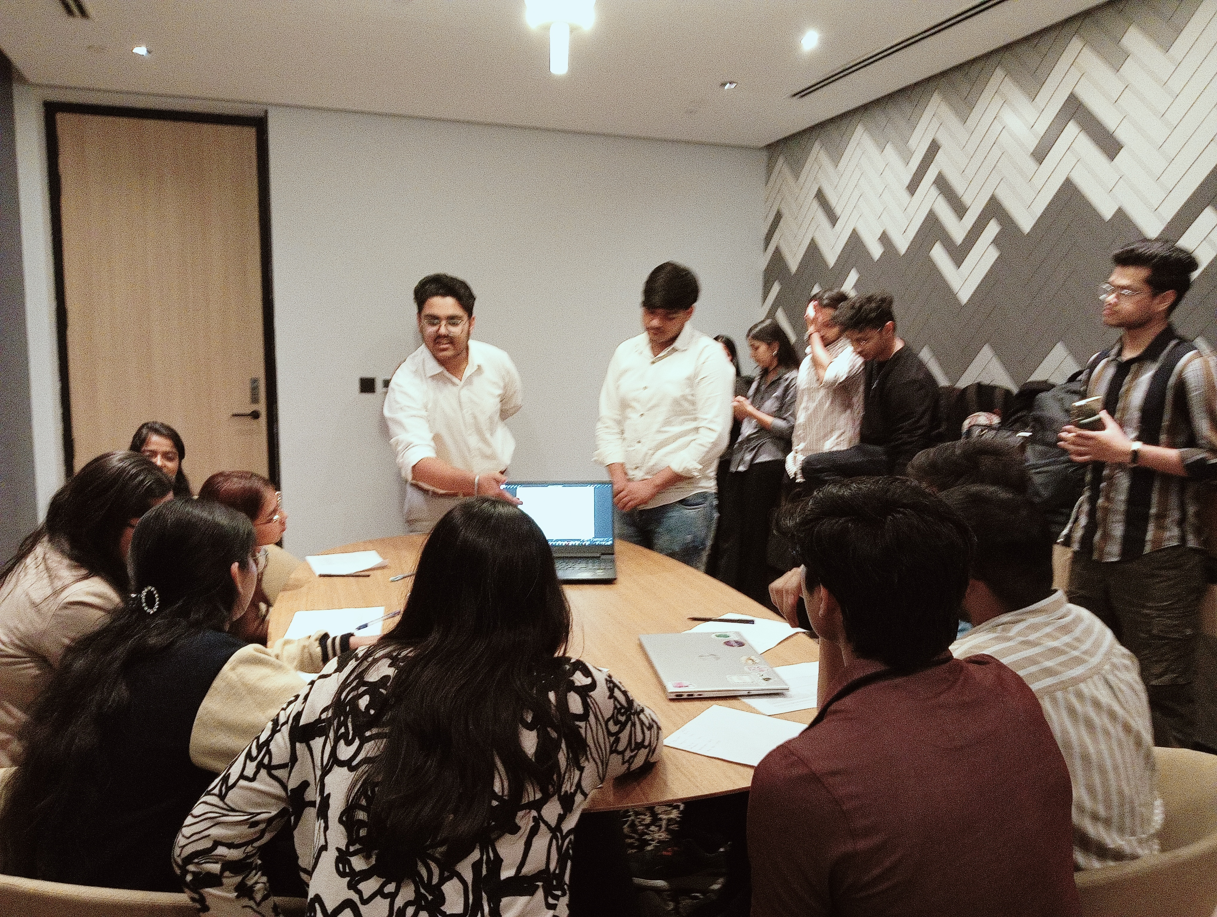 Students pitching projects at Delhi Meetup